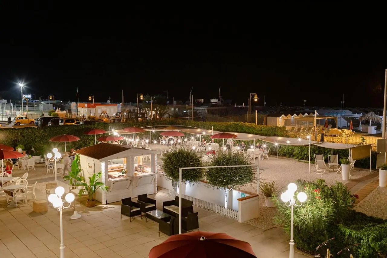 Hotel Soraya - Spiaggia Sawasdee With Beach & Parking リッチョーネ