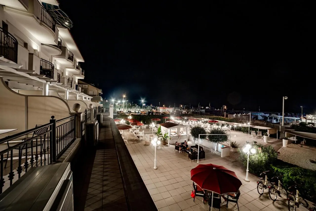 Hotel Soraya - Spiaggia Sawasdee With Beach & Parking リッチョーネ