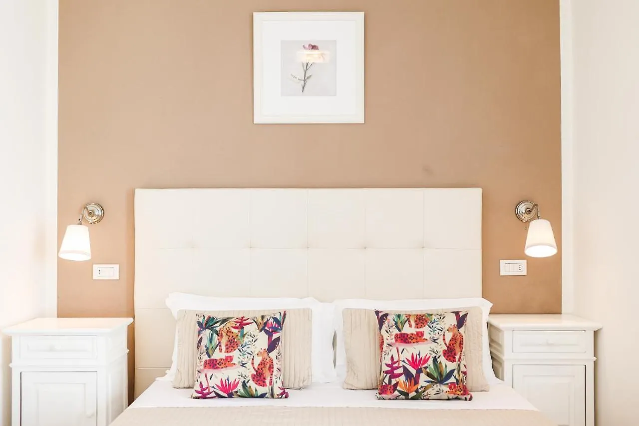 Hotel Soraya - Spiaggia Sawasdee With Beach & Parking リッチョーネ