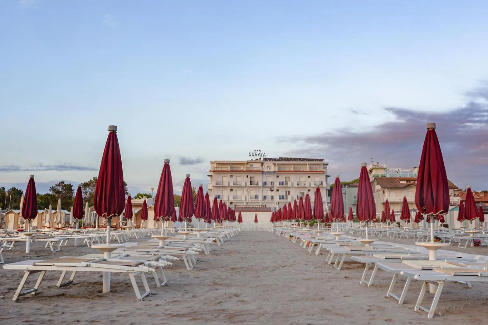 Hotel Soraya - Spiaggia Sawasdee With Beach & Parking リッチョーネ