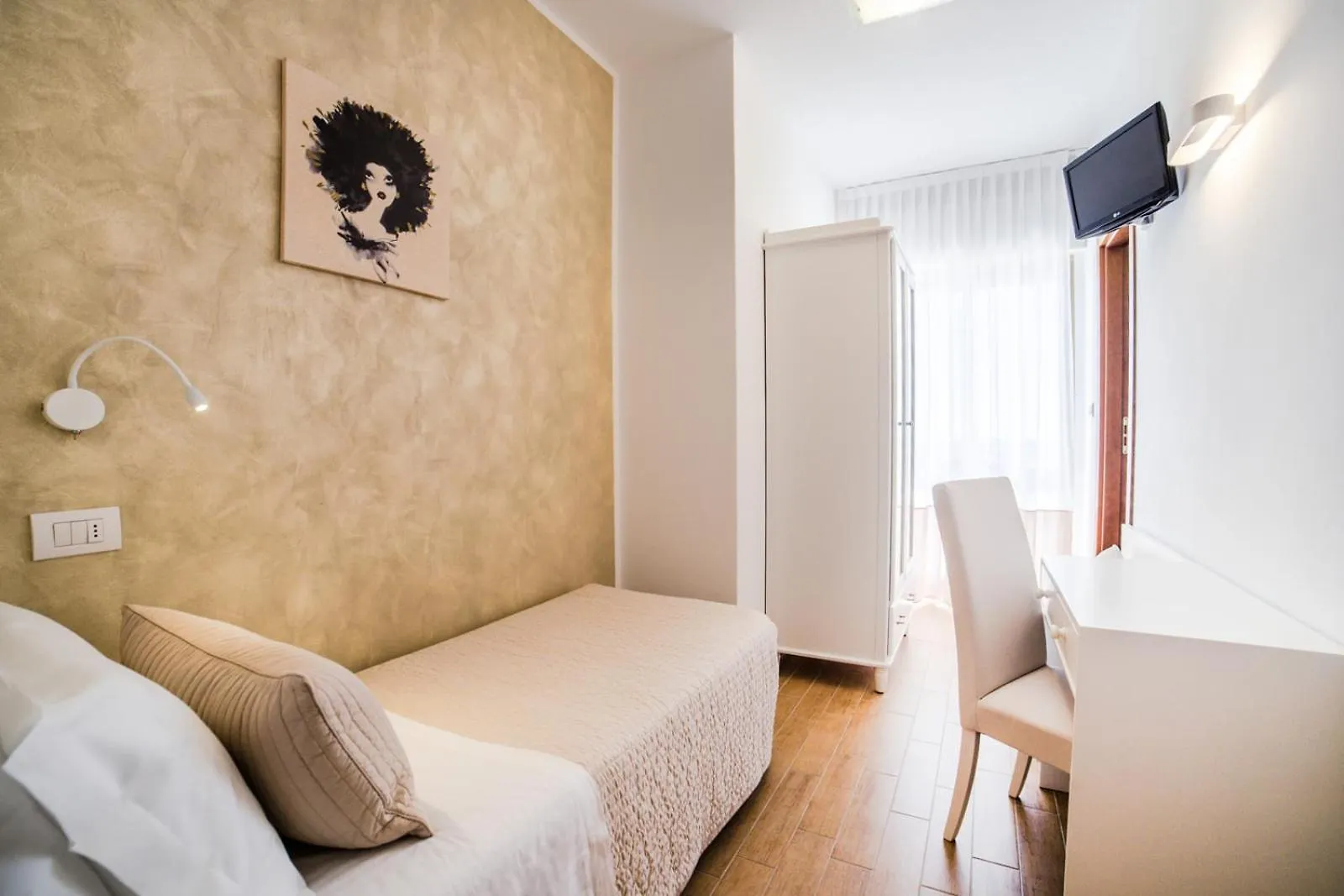 Hotel Soraya - Spiaggia Sawasdee With Beach & Parking リッチョーネ
